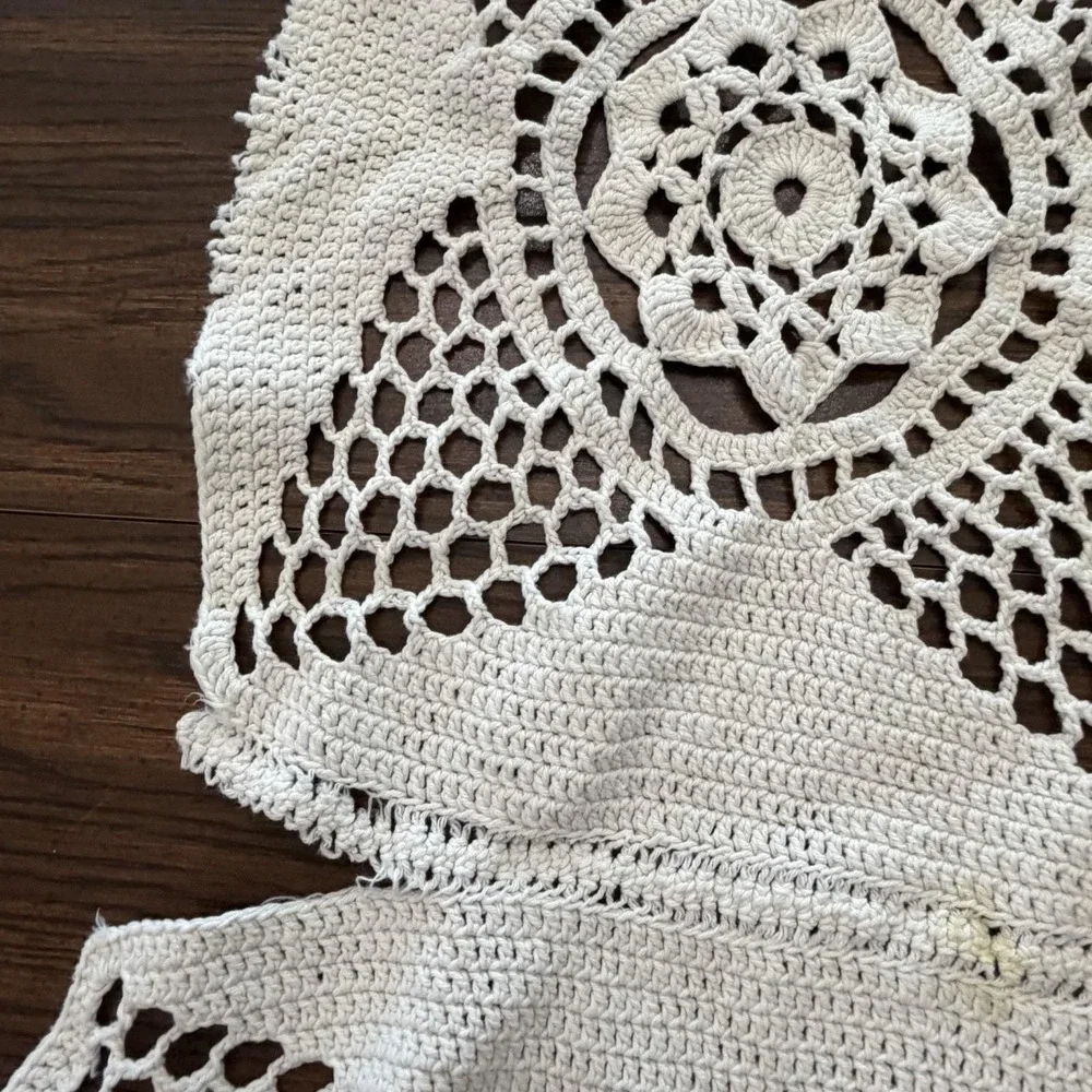 Vintage Handmade Crochet Table Topper 37x34 Floral Medallion Read Description